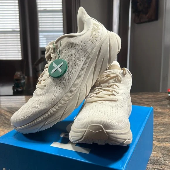 Ordered wrong size on Stock X, and trying to get them off my hands :) ! Received wrong size - stock X disagree : r/stockx main image 2